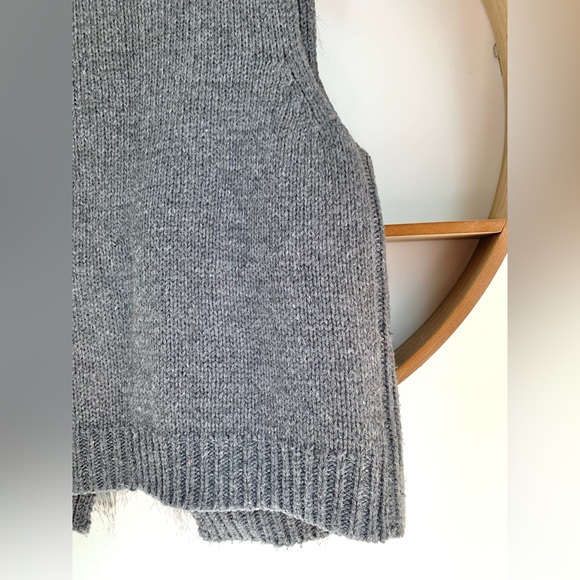 Vintage Hudson’s Bay Faux Fur Knit Vest - Picture 5 of 6